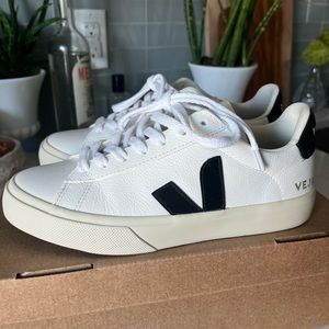 Veja womens campo sneaker like new
